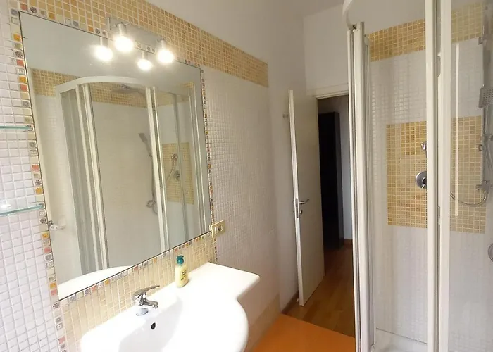 Apartment Center Near Colosseum And Metro A Rom