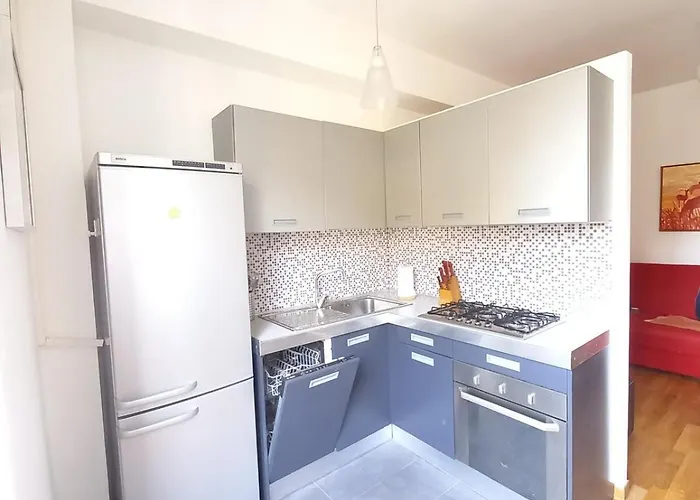 Apartment Center Near Colosseum And Metro A Rom